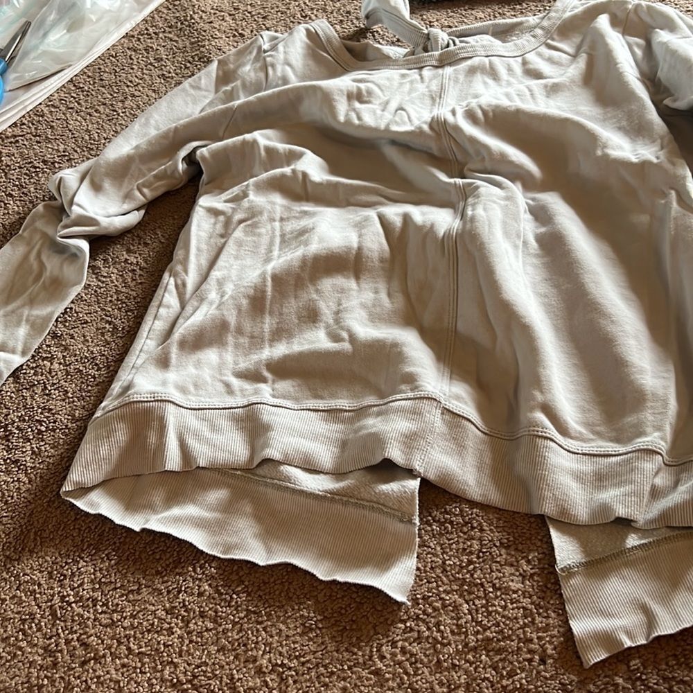 Dylan medium‎ open back swester - Picture 4 of 6